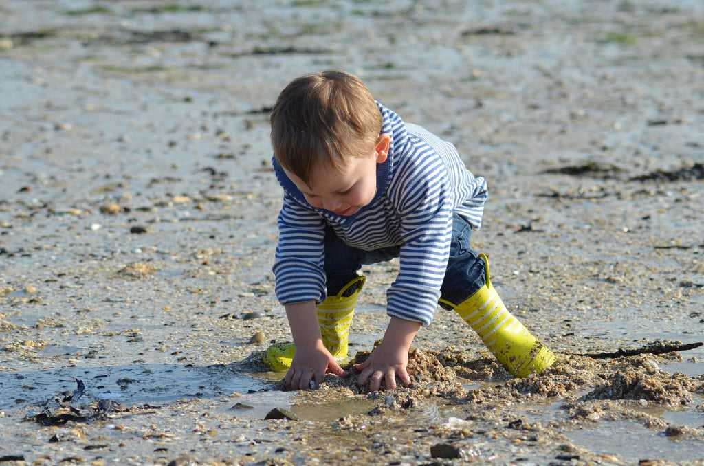 7 Water Activities for Toddlers in Summer-Brisco Baby